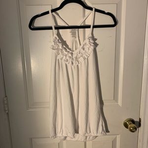 White Tank top with ruffles💖